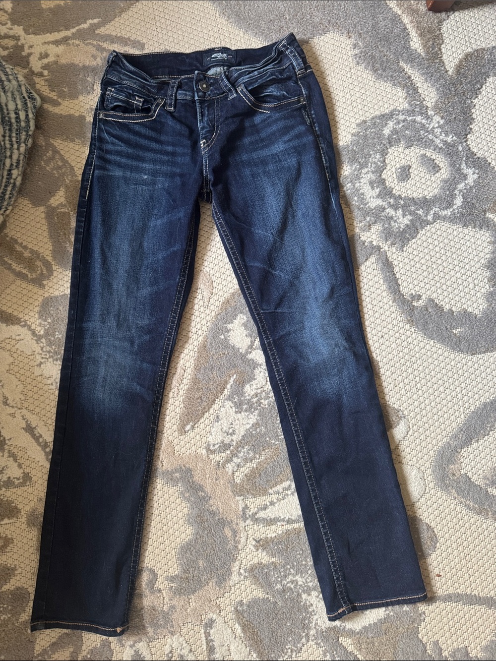 Silver jeans dark wash 28/30 Suki Straight